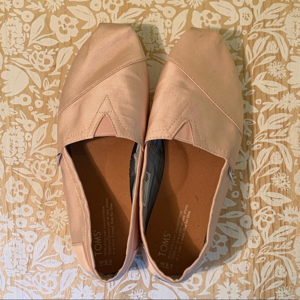 Silky baby pink Toms
